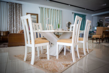 table X à manger avec 6 chaise