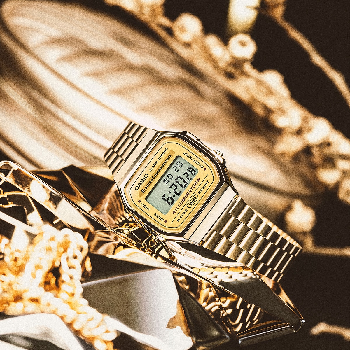 106_Montre-femme-Casio-A168WG-9.jpeg